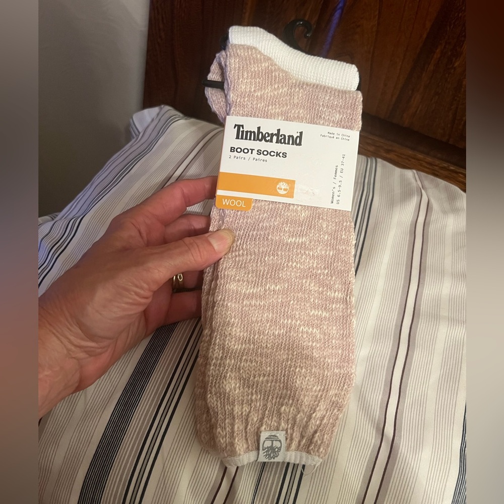 Timberland Women’s 2 Pairs Wool Boot Socks, shoe size 6.5-9.5, new in package